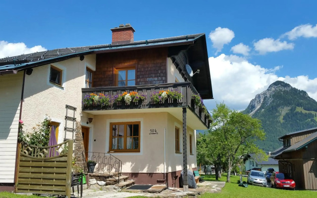 Holiday House Spanner