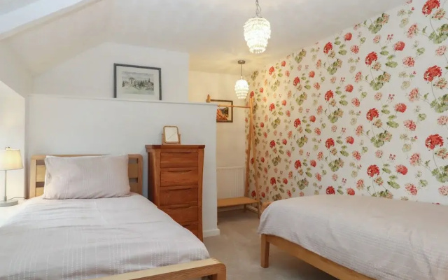 Waterland Farmhouse