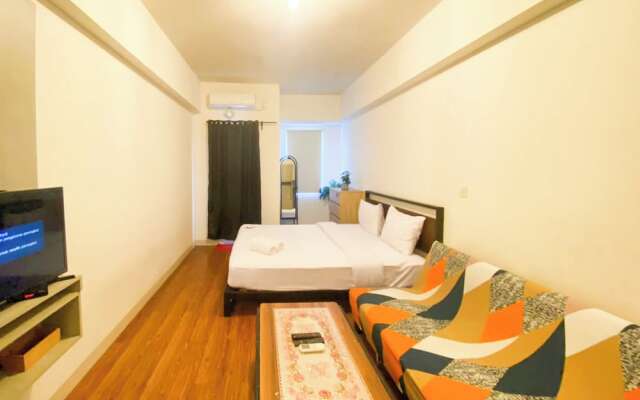 Good And Homey Studio At Candiland Apartment