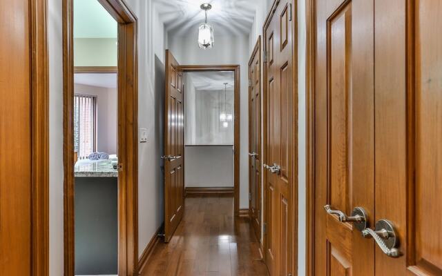 Stunning Victorian House in the Annex