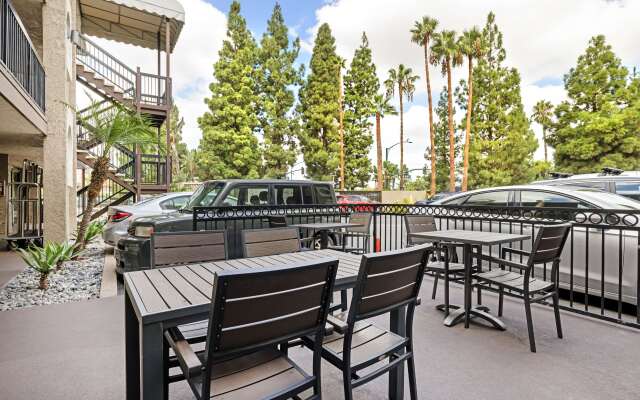 Best Western Courtesy Inn Hotel - Anaheim Resort at the Park