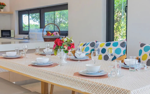 Alhambra Pool Villas & Pool Access Rooms