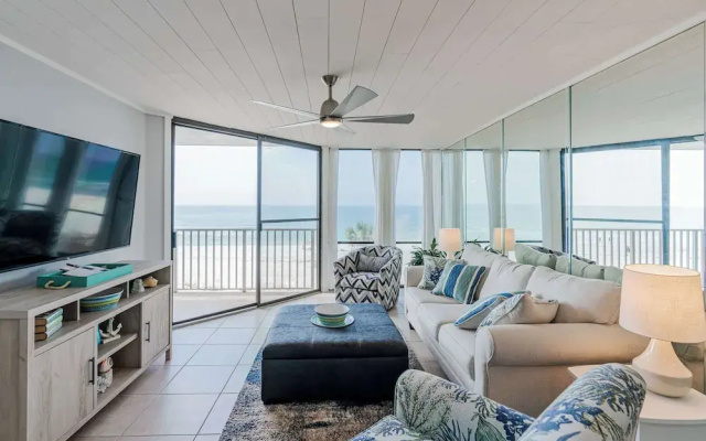 Beachfront Days Ocean View Condo Bliss