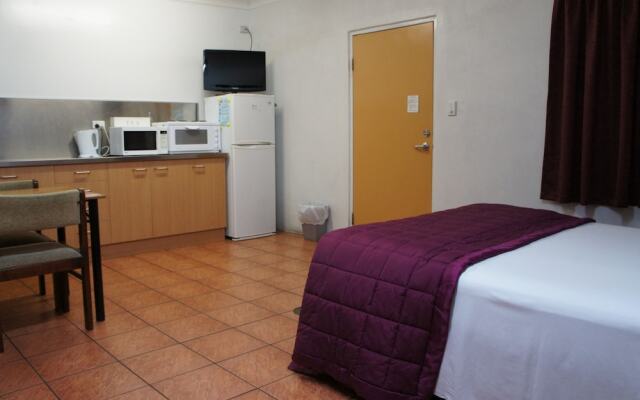 Ayrline Motel