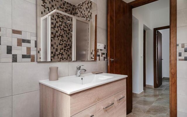 Rural house with private pool, new and beautiful garden