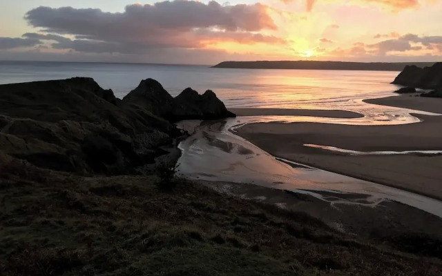 Gower - 2 Beds - Parking - EV Charger - Wifi