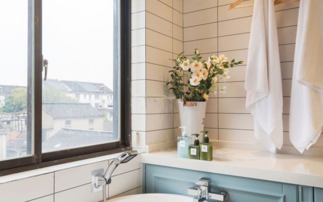 L.River Boutique Inn