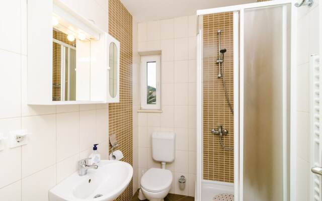Cozy Duplex Apartment A1, Close to the Sunset Beach Near Dubrovnik