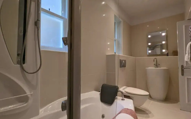 Stunning Period Property, 1BD Flat - Manchester!