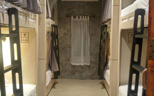 Rowhou8e Hostel Huahin