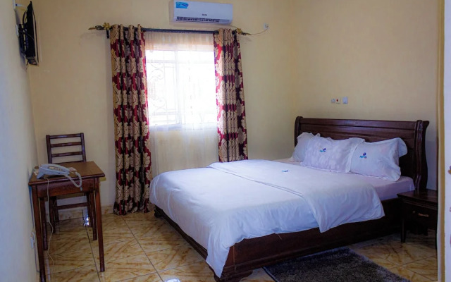 Df Plazza Hotel