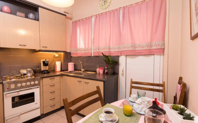 Romantic apartment near Acropolis