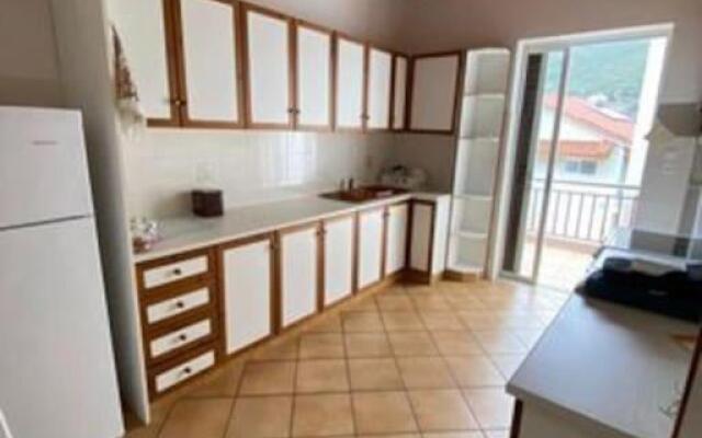 Laki's House Οροφοδιαμέρισμα με σοφίτα