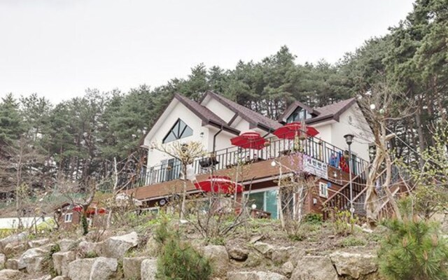 Gangneung Gyeongpo Cabin Pension