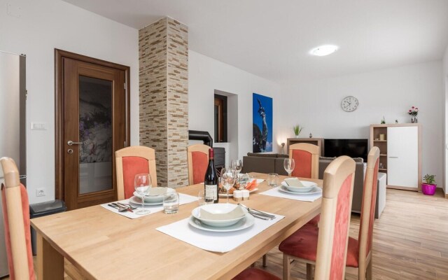 Awesome Apartment in Bregi With Wifi and 3 Bedrooms