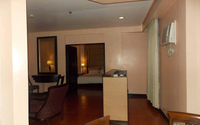 Planta Centro Bacolod Hotel & Residences