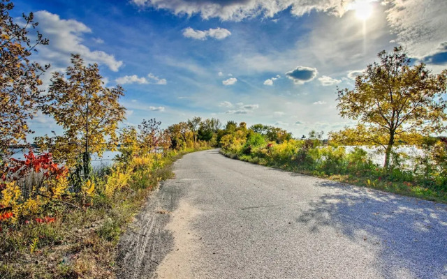 Pelican Lake Getaway on Stunning Peninsula!