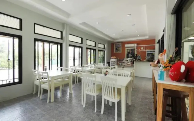 Baan Ping Kan Longstay by ZUZU