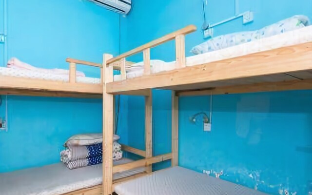 Siluqin Youth Hotel