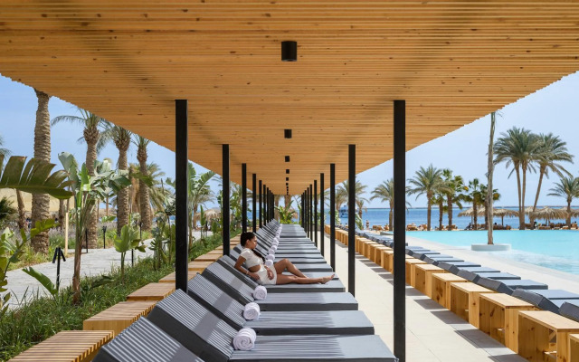 Serry Beach Resort