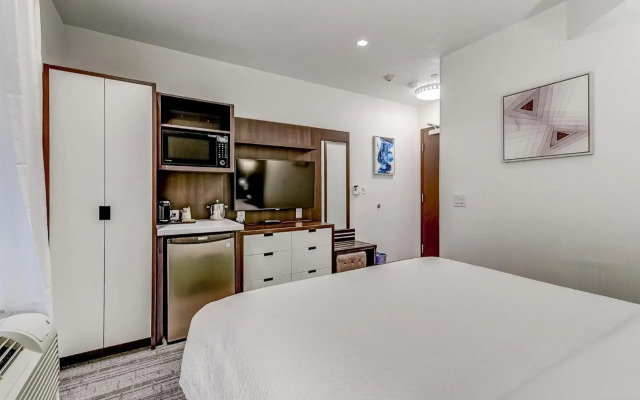 EST Hotel