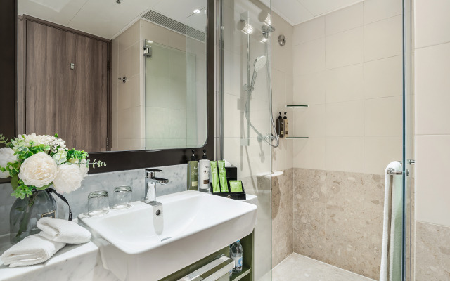 Harbour Plaza Metropolis