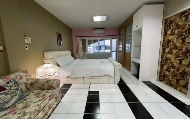 OYO 75486 Anna Residence Jomtien