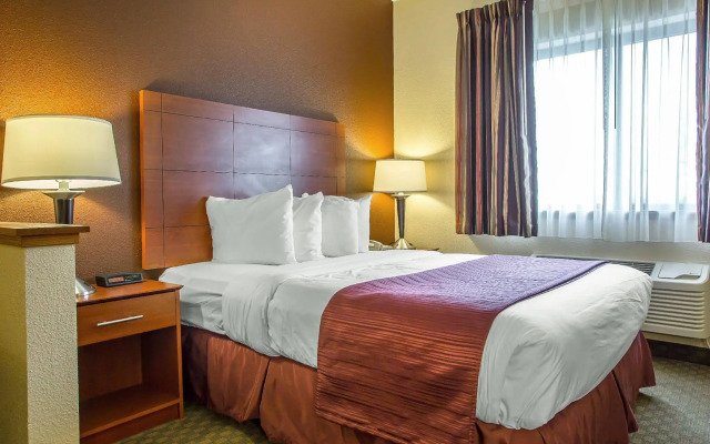 Quality Inn Sheboygan North I-43