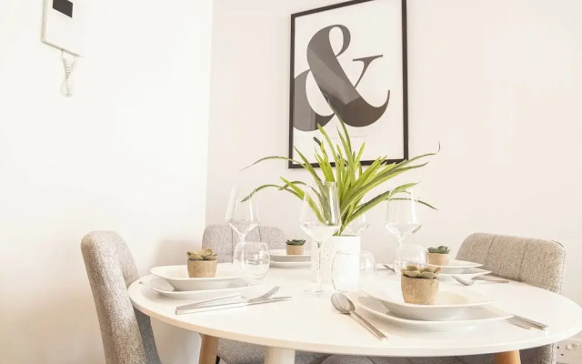 1-Bed Apt Harbour View by Novarooms