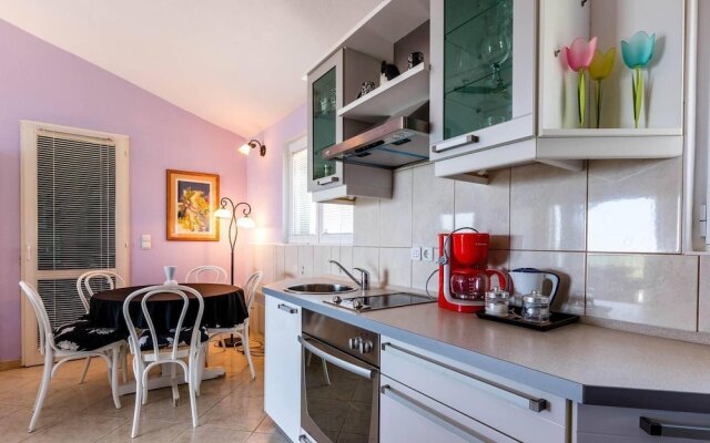 Villa Belezza With Pool, Split - Kastel Gomilica