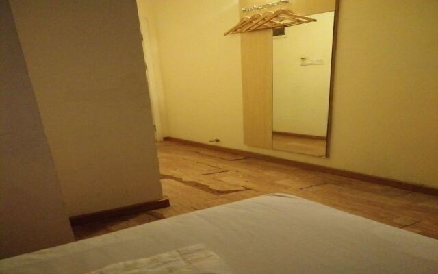 7 Days Premium (Guangzhou Tianhe Tiyu West Road Metro Station)