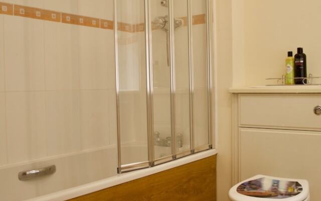 1 Bedroom Apartment With Private Patio Sleeps 3