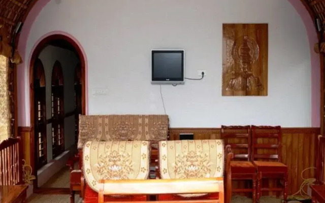 Kananavasan Houseboat
