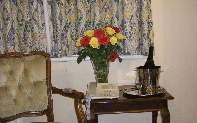 The Waldorf Hotel