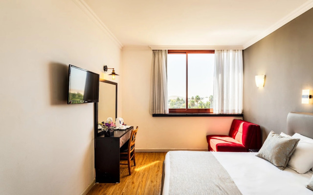 Inbar Hotel