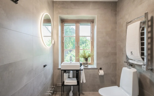 Live and Stay - Ekmanska