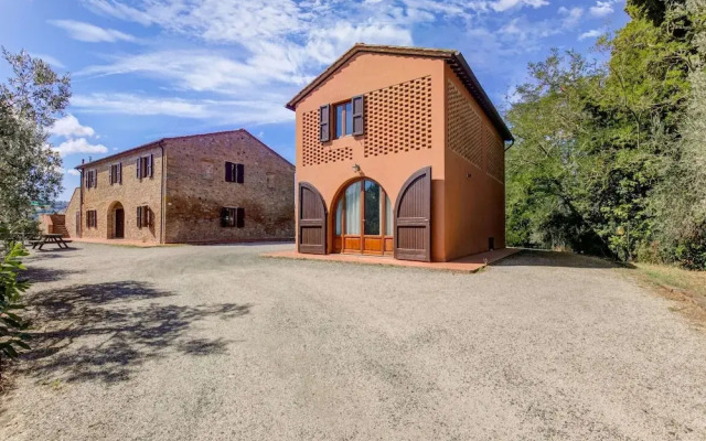 Apartment With Garden, Pool
