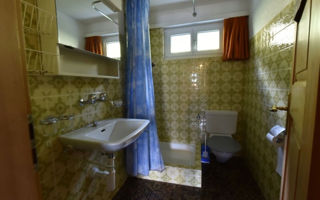 Apartment in Breil Brigels With Terrace, Garden Furniture, BBQ – Bathroom – Brigels