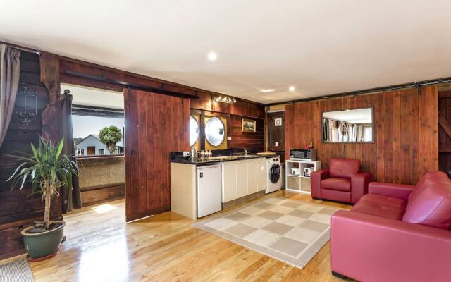 The Rustic Retreat