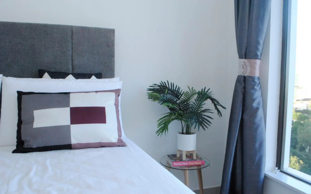 ASTORIA 1BDR with a gym&pool with views