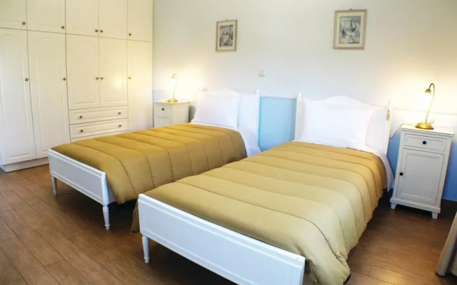 Awesome Home in Nea Makri With Wifi and 3 Bedrooms