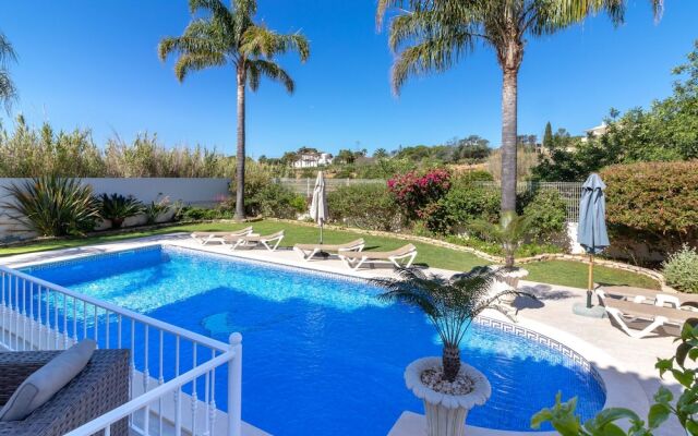 Luxury Villa in Albufeira With Heated Private Pool