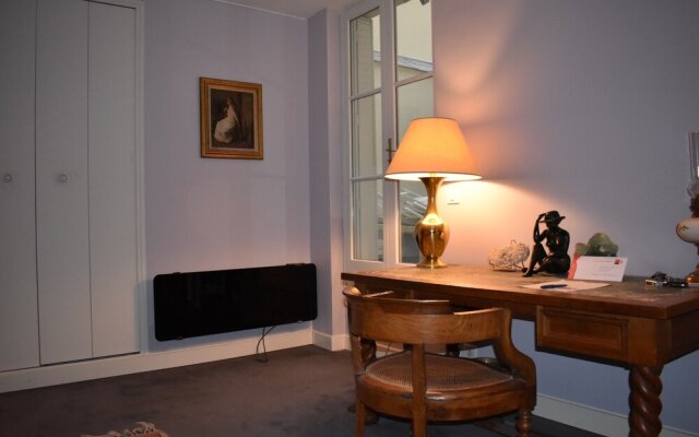 Spacious 1 Bedroom Apartment in Paris 15th