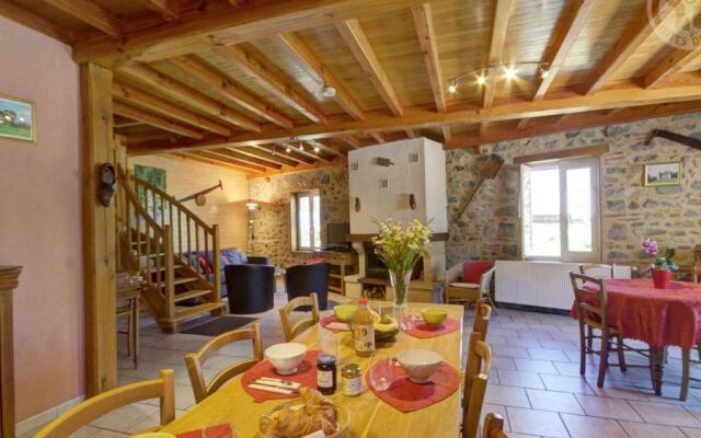 Gîte Saint-Romain-d'Urfé, 5 pièces, 9 personnes - FR-1-496-36