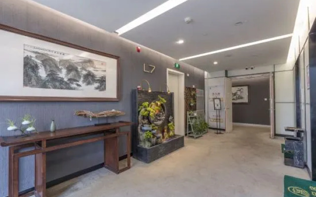 Deep Blue City Hostel