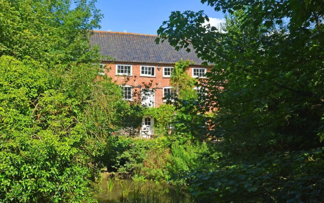 Rustic holiday home in Reepham with Garden