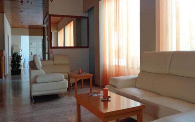 Villa Andrews Hotel