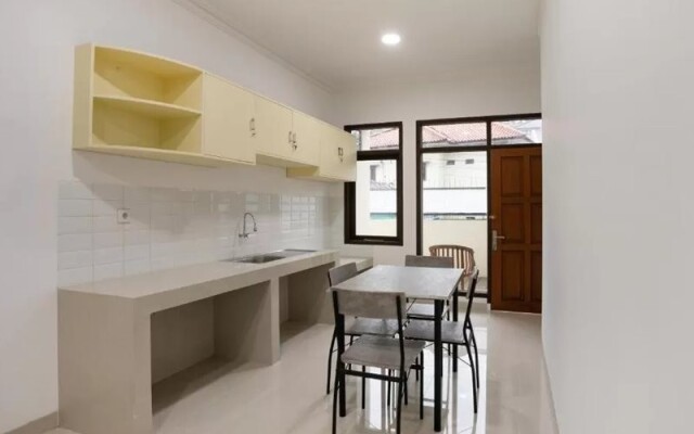 Hegarbudhi Residence by OYO Rooms