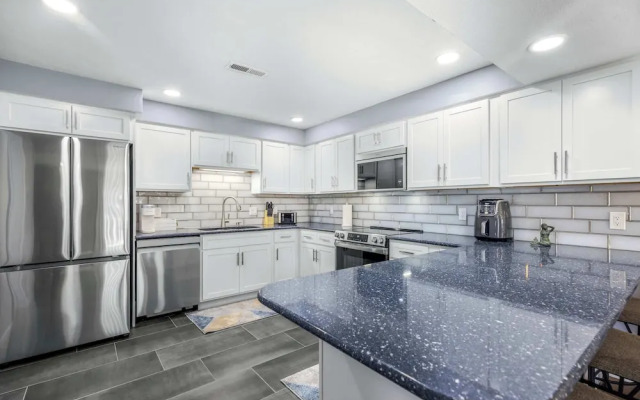 Lakation at the Waters Edge