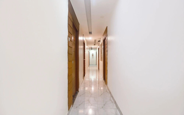 Fabhotel Lloyd’S Inn